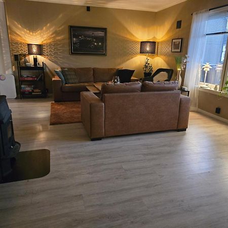 Koselig Og Moderne Leilighet, Meget Sentralt I Narvik Med Gratis Parkering! Kültér fotó